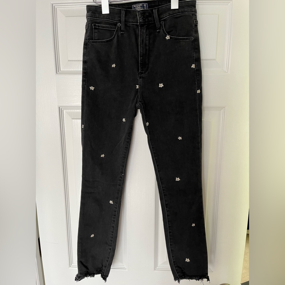 Women’s Abercrombie & Fitch Faded Black Skinny Ankle Jeans - Size 26/2 - EUC!